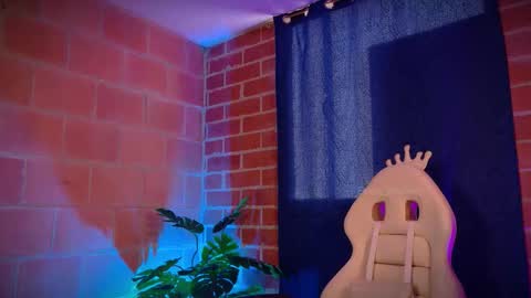 Emma Rouse Independent Model online show from 10/17/25, 02:41