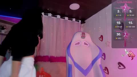 Snapshot of emma_soffia_ chatting on 03/09/25, 11:03 EMMA online show from 03/09/25, 11:03