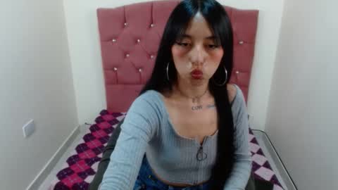 emma_thompson6 online show from 09/19/25, 12:45