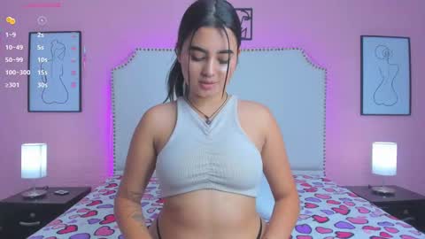 Snapshot of emma_whitee_ chatting on 09/26/25, 02:21 emma_whitee_ online show from 09/26/25, 02:21