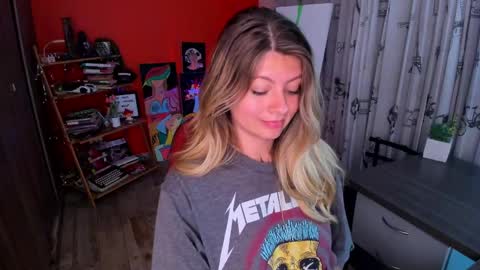 Snapshot of emmaa_hostt chatting on 02/14/25, 01:23 Ema .l. online show from 02/14/25, 01:23