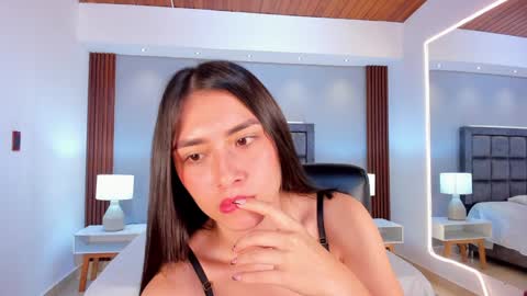 Snapshot of emmaa_robertts chatting on 02/03/25, 11:31 Emma Everyday From 0530 to 1430 Col Time online show from 02/03/25, 11:31