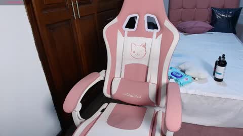 emma online show from 11/20/25, 11:54