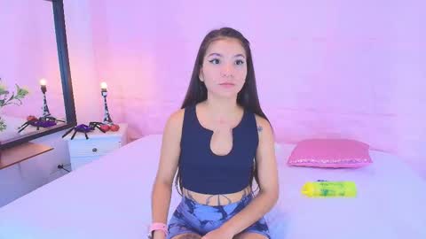 Snapshot of emmaa_sandoval chatting on 10/22/25, 08:08 Emma online show from 10/22/25, 08:08