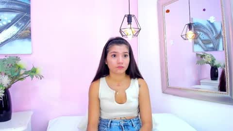 Snapshot of emmaa_sandoval chatting on 11/16/25, 04:45 Emma online show from 11/16/25, 04:45