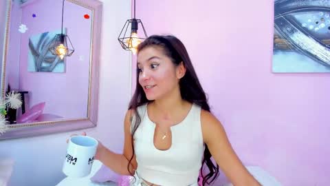 Snapshot of emmaa_sandoval chatting on 11/21/25, 08:18 Emma online show from 11/21/25, 08:18