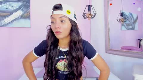 Snapshot of emmaa_sandoval chatting on 11/22/25, 08:30 Emma online show from 11/22/25, 08:30