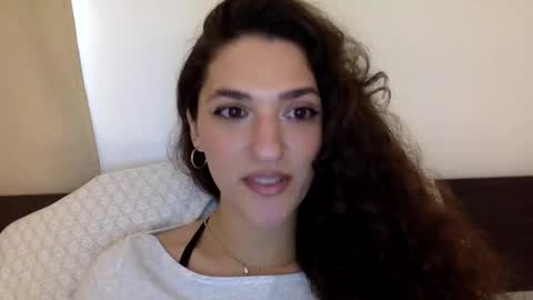 Snapshot of emmababy2322 chatting on 01/27/25, 04:43 Emma online show from 01/27/25, 04:43