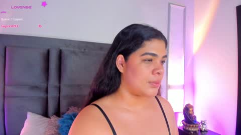 Snapshot of emmabecket2 chatting on 02/05/25, 10:19 emma becket online show from 02/05/25, 10:19
