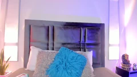 Snapshot of emmabecket2 chatting on 03/11/25, 03:37 emma becket online show from 03/11/25, 03:37