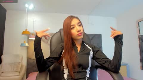 Snapshot of emmacarther chatting on 11/09/25, 05:44 Emma online show from 11/09/25, 05:44