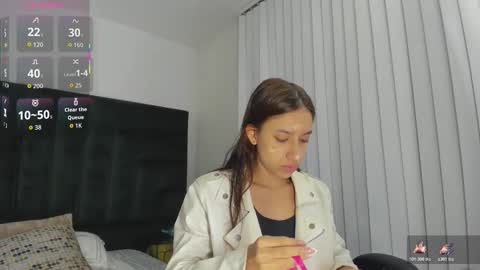 Snapshot of emmacarther chatting on 11/16/25, 05:18 Emma online show from 11/16/25, 05:18