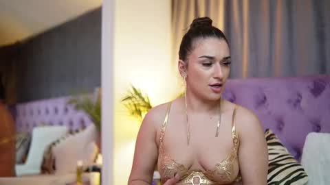  Emma  online show from 10/31/25, 06:20