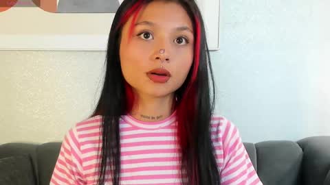 Snapshot of emmaduff_ chatting on 10/14/25, 11:55 online show from 10/14/25, 11:55