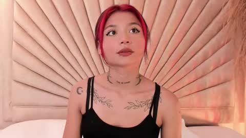 Snapshot of emmaduff_ chatting on 10/25/25, 11:40 online show from 10/25/25, 11:40