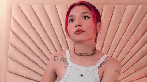 Snapshot of emmaduff_ chatting on 10/27/25, 11:58 online show from 10/27/25, 11:58