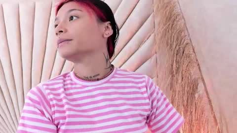 Snapshot of emmaduff_ chatting on 10/29/25, 12:29 online show from 10/29/25, 12:29