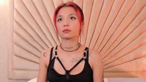 Snapshot of emmaduff_ chatting on 11/05/25, 12:16 online show from 11/05/25, 12:16