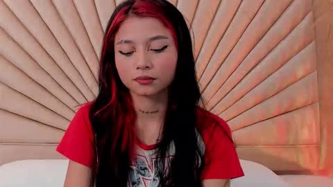 Snapshot of emmaduff_ chatting on 11/20/25, 11:43 online show from 11/20/25, 11:43