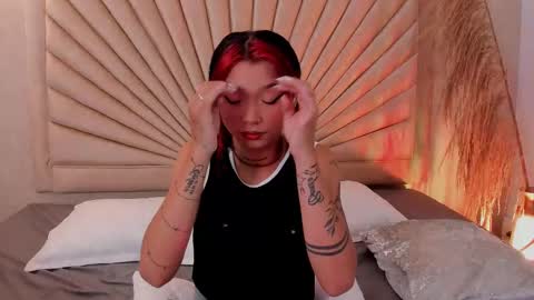 Snapshot of emmaduff_ chatting on 11/22/25, 12:15 online show from 11/22/25, 12:15