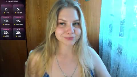 Snapshot of emmafrizea chatting on 09/12/25, 11:10 Hello Im newMake me cumPVT 12tk for min ALL INCLUSIVE online show from 09/12/25, 11:10