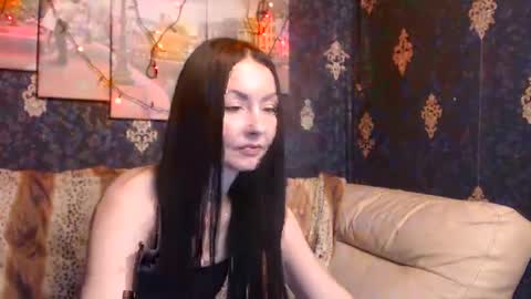 Snapshot of emmagoldx chatting on 02/02/25, 11:08 EmmaGoldX online show from 02/02/25, 11:08