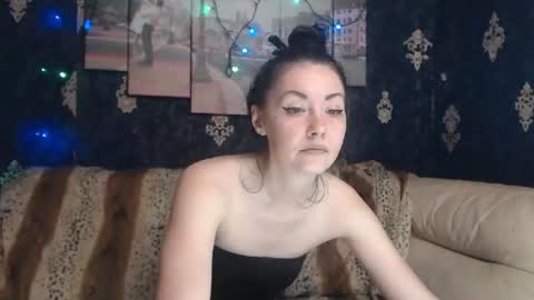 Snapshot of emmagoldx chatting on 02/17/25, 12:16 EmmaGoldX online show from 02/17/25, 12:16