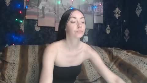 Snapshot of emmagoldx chatting on 02/24/25, 11:21 EmmaGoldX online show from 02/24/25, 11:21