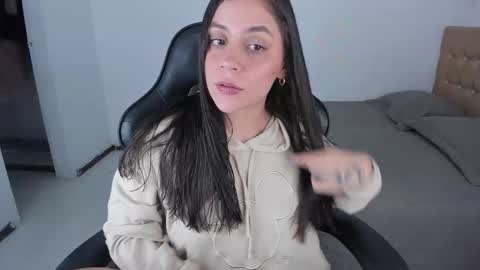 Jennifer online show from 10/10/25, 11:04