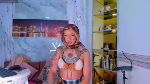 Snapshot of emmahills_sex chatting on 11/05/25, 01:22 Emma online show from 11/05/25, 01:22