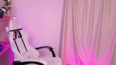 Emma online show from 10/07/25, 10:01