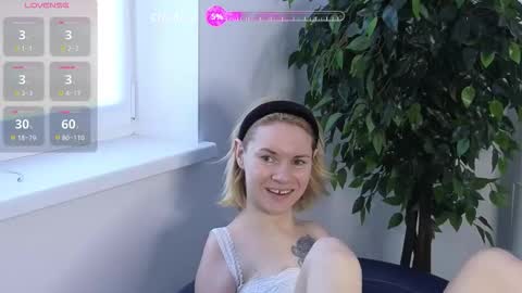 Emma online show from 10/14/25, 09:21