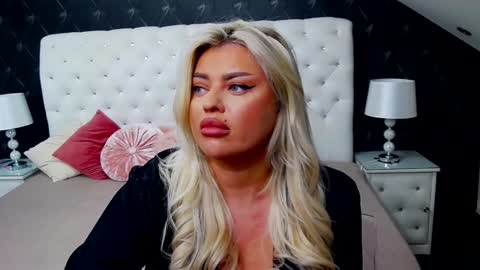 Emma Mavis online show from 12/29/24, 08:55