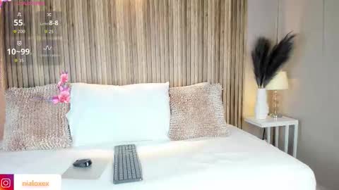 EmmaMillerr  online show from 10/20/25, 11:32