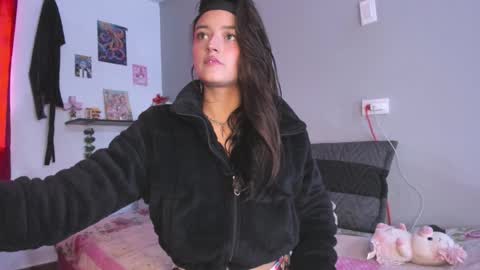 Snapshot of emmantho chatting on 09/18/25, 08:44 Emmantho online show from 09/18/25, 08:44