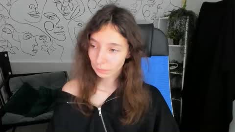 Snapshot of emmanuellbrown chatting on 11/07/25, 12:27 emmanuellbrown online show from 11/07/25, 12:27