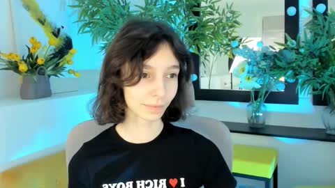 Snapshot of emmanuellbrown chatting on 11/12/25, 10:15 emmanuellbrown online show from 11/12/25, 10:15