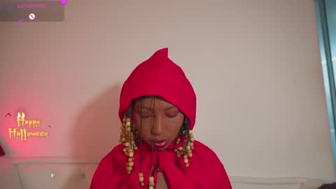 Snapshot of emmasanzoficial chatting on 10/23/25, 11:31 Sara online show from 10/23/25, 11:31