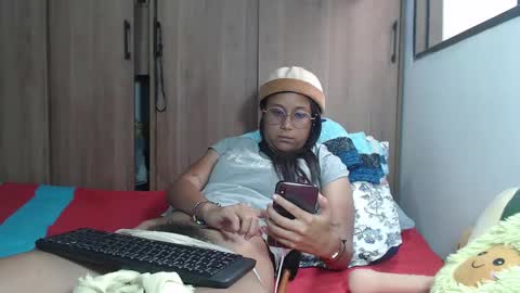 Snapshot of emmasweet95 chatting on 03/06/25, 08:05 emmasweet95 online show from 03/06/25, 08:05