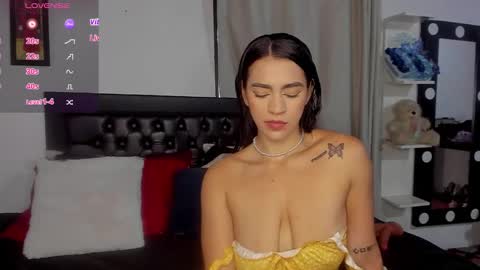 Snapshot of emmatop chatting on 10/24/25, 09:33 emmatop online show from 10/24/25, 09:33