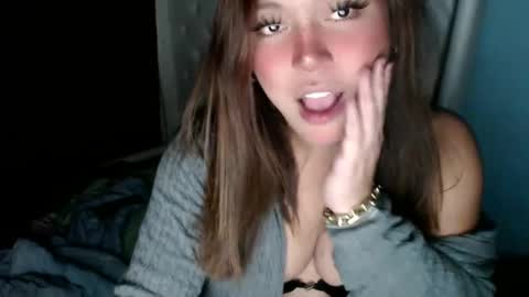 Snapshot of emmawatsoons chatting on 11/10/25, 07:24 YourDreamGirl Emma online show from 11/10/25, 07:24