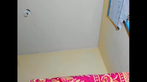 Snapshot of emmawuilian chatting on 12/12/24, 05:59 hi im emmalina welcome to your happy place online show from 12/12/24, 05:59