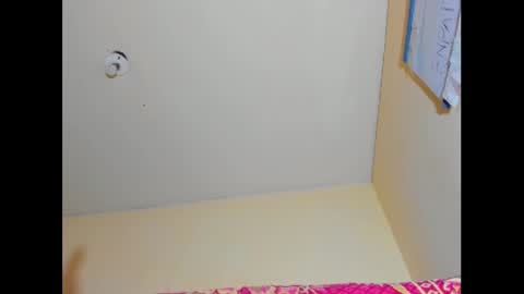 Snapshot of emmawuilian chatting on 12/21/24, 07:49 hi im emmalina welcome to your happy place online show from 12/21/24, 07:49