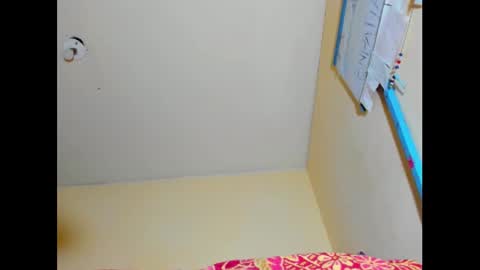 Snapshot of emmawuilian chatting on 01/12/25, 06:59 hi im emmalina welcome to your happy place online show from 01/12/25, 06:59