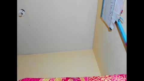 Snapshot of emmawuilian chatting on 01/13/25, 09:52 hi im emmalina welcome to your happy place online show from 01/13/25, 09:52