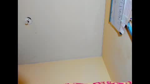 Snapshot of emmawuilian chatting on 01/24/25, 04:49 hi im emmalina welcome to your happy place online show from 01/24/25, 04:49
