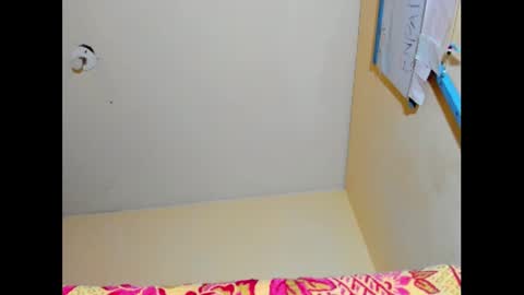 Snapshot of emmawuilian chatting on 01/29/25, 04:30 hi im emmalina welcome to your happy place online show from 01/29/25, 04:30