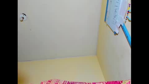 Snapshot of emmawuilian chatting on 02/25/25, 04:53 hi im emmalina welcome to your happy place online show from 02/25/25, 04:53