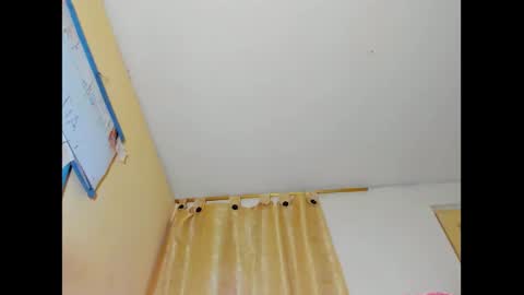 Snapshot of emmawuilian chatting on 03/03/25, 12:37 hi im emmalina welcome to your happy place online show from 03/03/25, 12:37