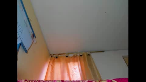 Snapshot of emmawuilian chatting on 03/04/25, 06:07 hi im emmalina welcome to your happy place online show from 03/04/25, 06:07